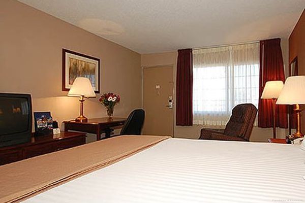 MAGNUSON HOTEL RED BARON (Garden City)